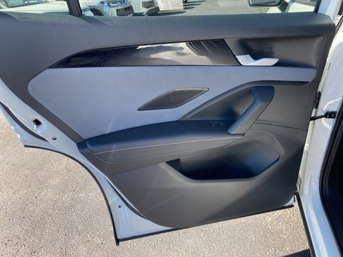 New 2025 Volkswagen Tiguan SE image 57