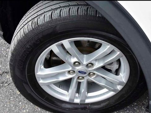 Used 2022 Ford Explorer XLT w/ Equipment Group 202A image 34