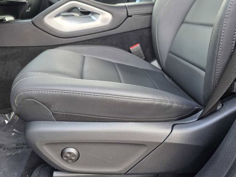 Used 2025 Mercedes-Benz GLE 350 4MATIC image 13