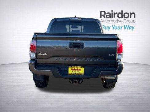 Used 2017 Toyota Tacoma Limited w/ Tow Package AWD/4WD image 6