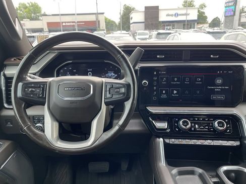 Used 2024 GMC Sierra 2500 Denali w/ Technology Package AWD/4WD image 28