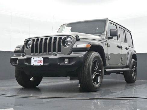 Used 2021 Jeep Wrangler Unlimited Sport image 16