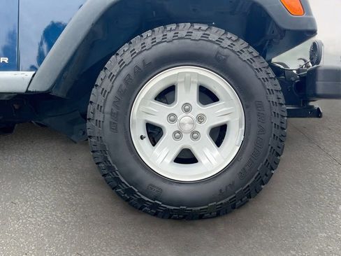 Used 2004 Jeep Wrangler 4WD w/ Dual Top Group image 25