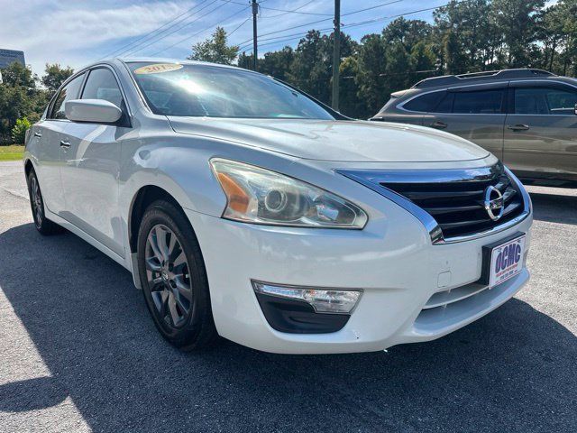 Used 2015 Nissan Altima 2.5 S w/ Sport Value Package FWD image 1