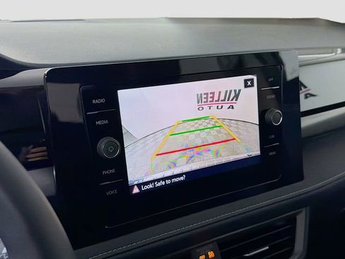 New 2026 Volkswagen Taos SE FWD image 16