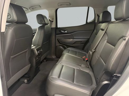Used 2023 GMC Acadia SLT FWD image 13