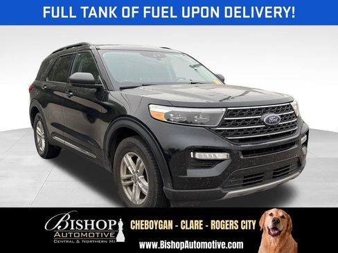 Used 2022 Ford Explorer XLT w/ Equipment Group 202A AWD/4WD image 2