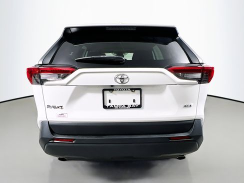 Used 2020 Toyota RAV4 XLE w/ Convenience Package image 6