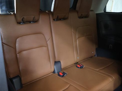 Used 2022 Nissan Pathfinder Platinum image 14