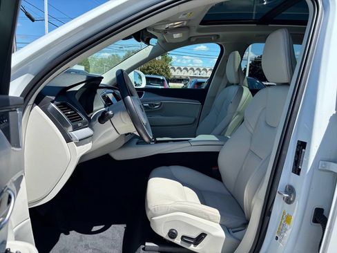 Certified 2024 Volvo XC90 B5 Core w/ Climate Package AWD/4WD image 18