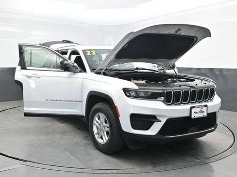 Used 2022 Jeep Grand Cherokee Laredo AWD/4WD image 48