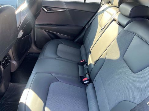 Used 2025 Kia Niro Wind w/ Wind Preserve Package image 13