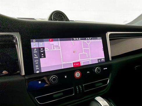 Certified 2023 Porsche Macan image 22