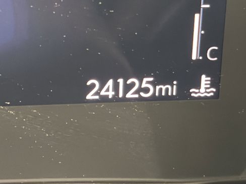 Certified 2024 Buick Encore GX Preferred w/ Comfort Package image 5