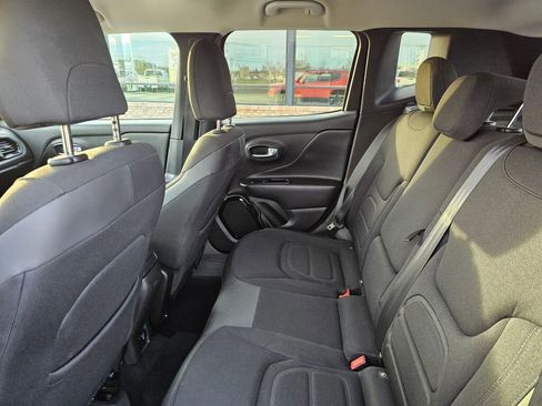 Used 2017 Jeep Renegade Altitude w/ Safety & Security Group image 13