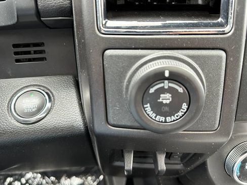 Used 2020 Ford Expedition Limited w/ Equipment Group 302A AWD/4WD image 34