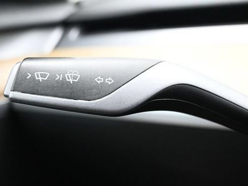 Used 2023 Tesla Model 3 Standard Range RWD image 17
