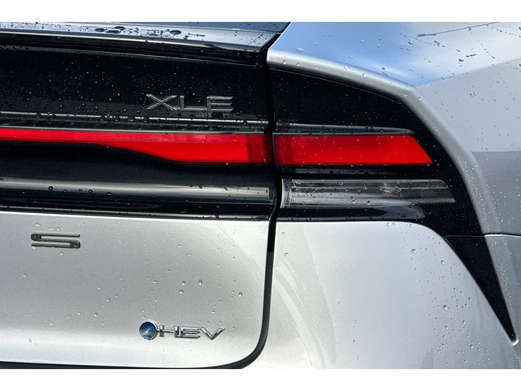 Certified 2023 Toyota Prius XLE AWD/4WD image 31