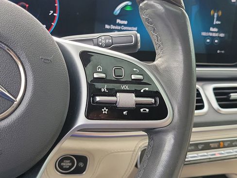 Used 2020 Mercedes-Benz GLS 450 GLS 450 w/ Convenience Package image 32