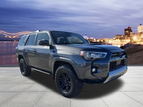 Used 2022 Toyota 4Runner TRD Off-Road Premium image 3