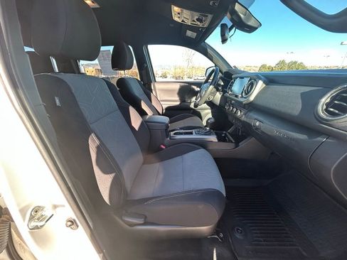 Used 2023 Toyota Tacoma TRD Off-Road image 33