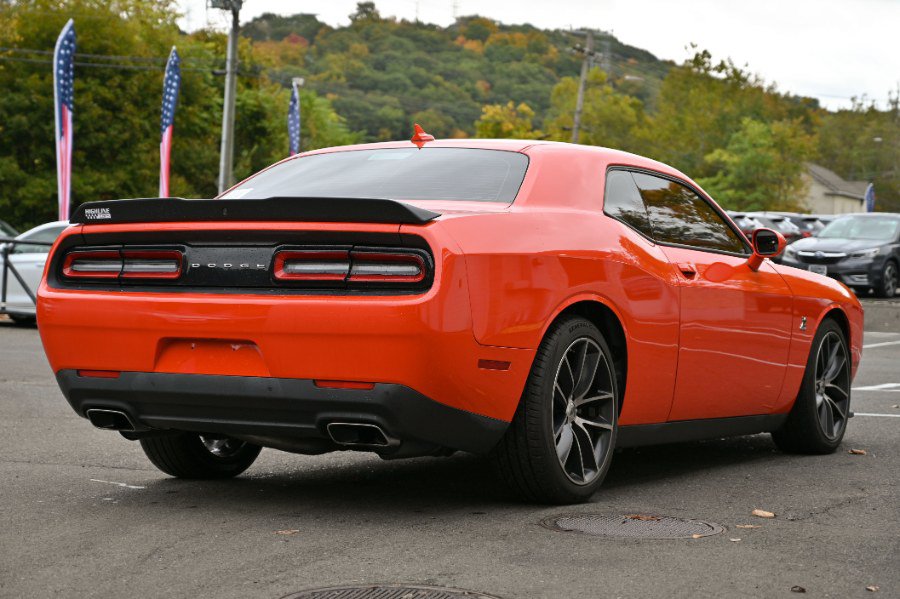 Used 2017 Dodge Challenger R/T Scat Pack RWD image 9