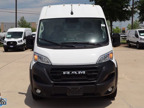 Used 2025 RAM ProMaster 2500 w/ Convenience Group FWD image 9