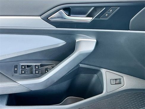 New 2025 Volkswagen Jetta SE image 17
