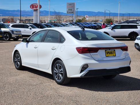 Used 2024 Kia Forte LXS FWD image 3