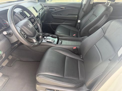Used 2019 Honda Pilot Touring image 11