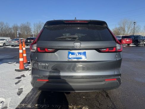 Used 2023 Honda CR-V EX image 3