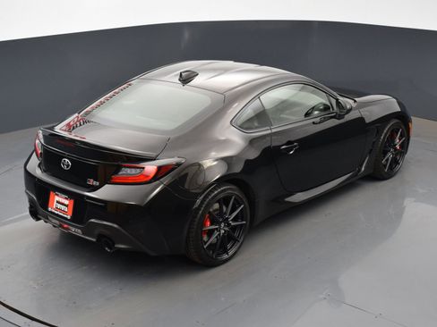 Used 2025 Toyota GR86 Premium w/ Performance Package image 21