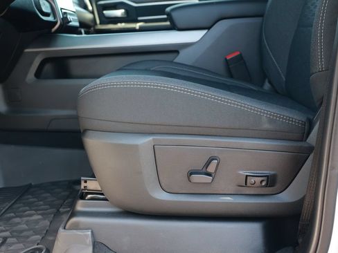 New 2026 RAM 3500 Big Horn AWD/4WD image 18
