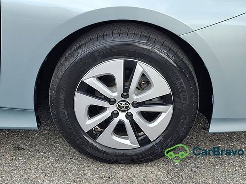 Used 2017 Toyota Prius Three FWD image 8