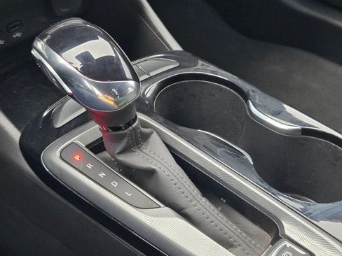 Used 2025 Buick Envista Sport Touring image 18