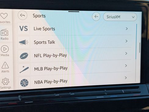 Used 2024 Volkswagen Atlas SE image 29