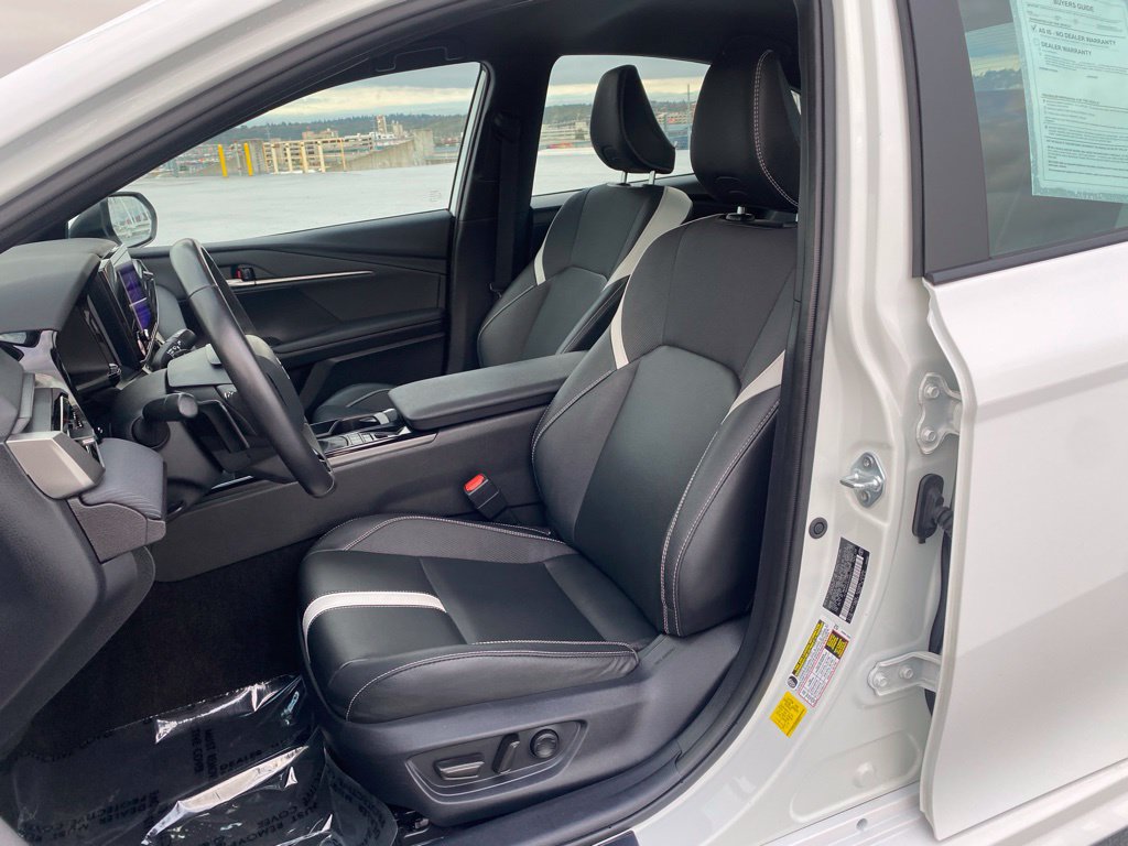 Used 2025 Toyota Camry SE FWD image 16