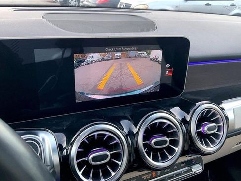 Used 2020 Mercedes-Benz GLB 250 4MATIC image 23