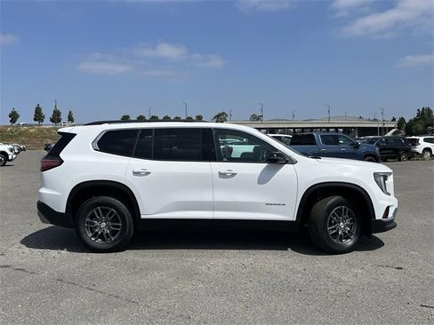New 2025 GMC Acadia Elevation image 2