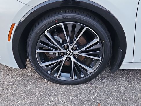 Used 2024 Toyota Prius XLE image 7