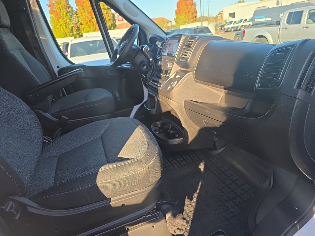 Used 2023 RAM ProMaster 2500 w/ Safety Group FWD image 9
