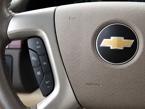 Used 2013 Chevrolet Avalanche LTZ AWD/4WD image 14