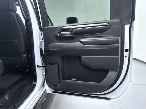 Used 2024 GMC Sierra 2500 AT4 w/ Technology Package image 17