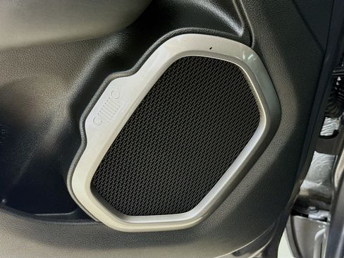 Used 2022 Jeep Renegade Latitude AWD/4WD image 22