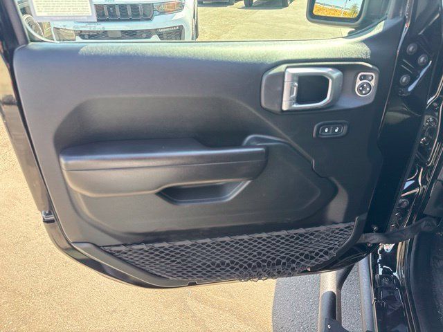 Certified 2021 Jeep Gladiator Sport AWD/4WD image 11