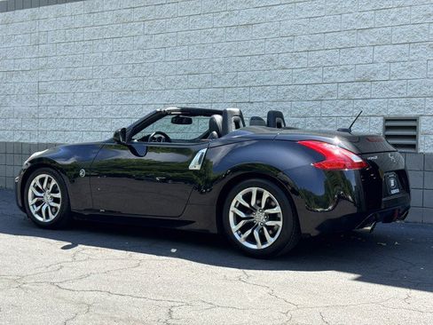 Used 2013 Nissan 370Z Touring RWD image 12