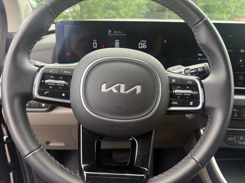 Used 2026 Kia Carnival FWD image 25