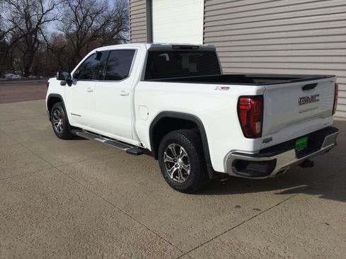 Used 2024 GMC Sierra 1500 SLE image 8