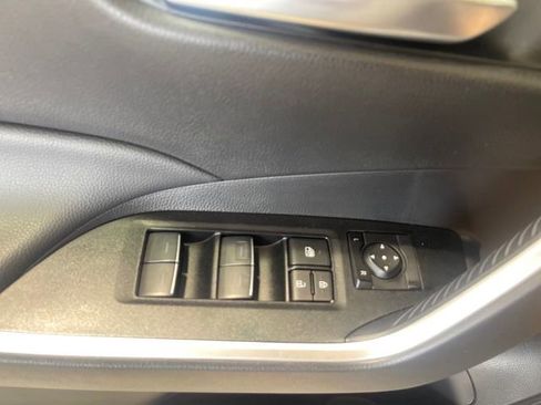 Used 2025 Toyota RAV4 XLE FWD image 16