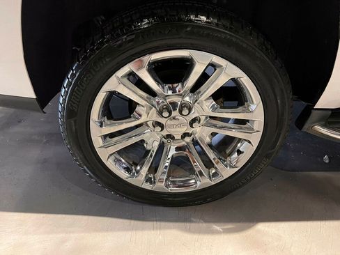 Used 2020 GMC Yukon SLT w/ Premium Edition image 12